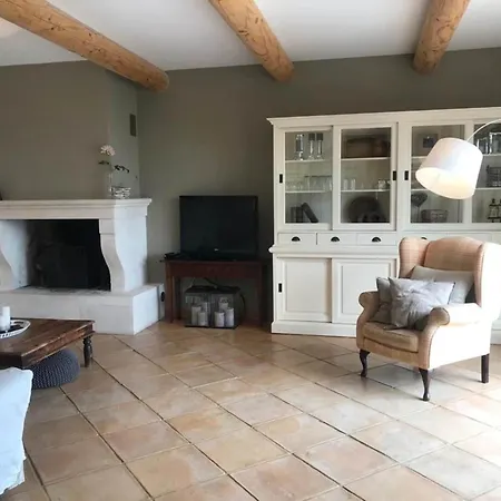 Peaceful Retreat In Hébergement de vacances Pougnadoresse